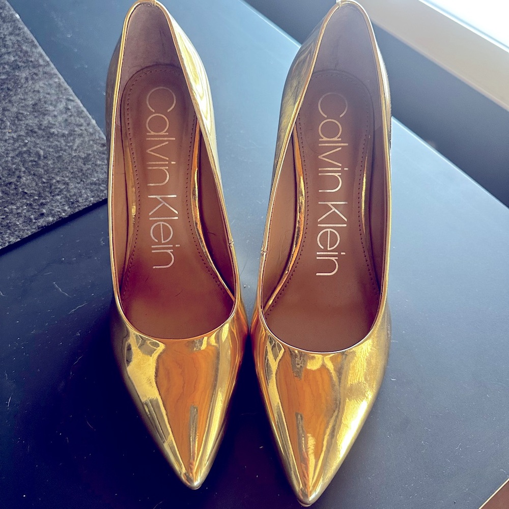 NWOT Gold Shine Calvin Klein Heels
